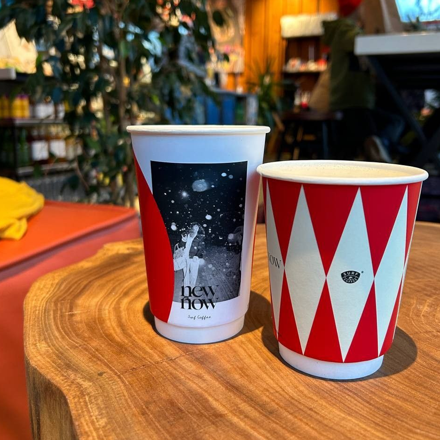 Double wall paper cups with all-over unlimited color print